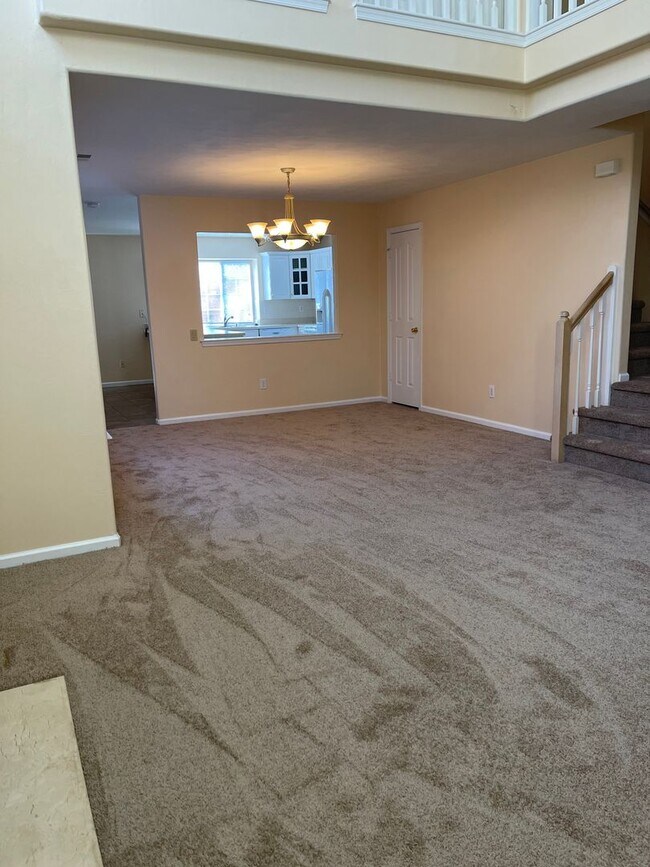 Building Photo - Lovely Lakefront Home in Virginia Beach