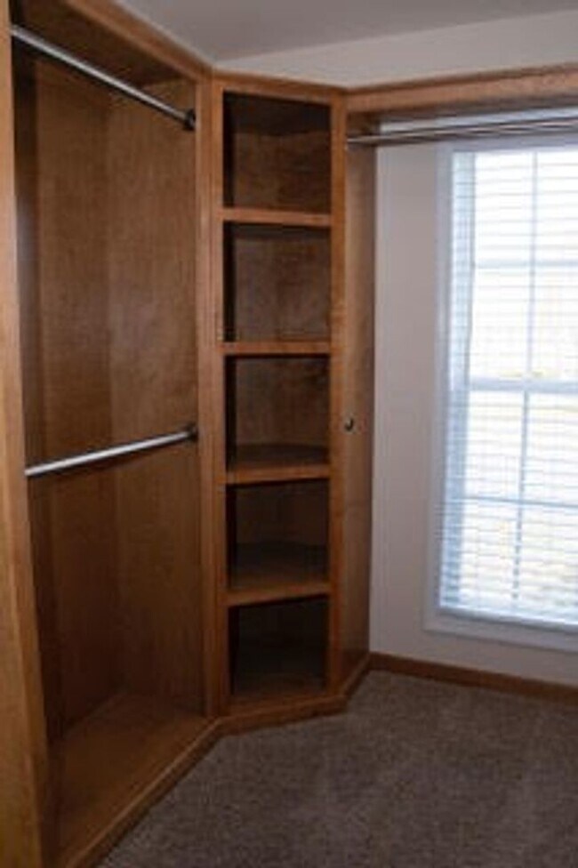 Building Photo - 514 Winding Bluff Way