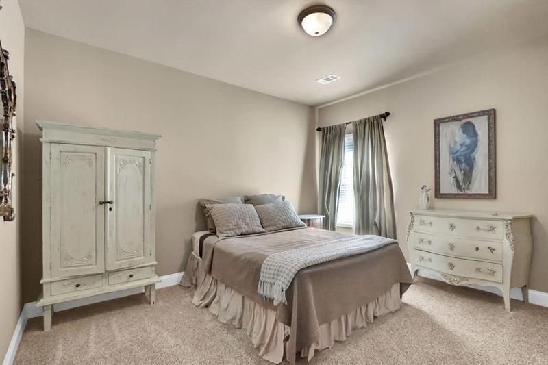 Building Photo - 4960 Wilshire Crossing