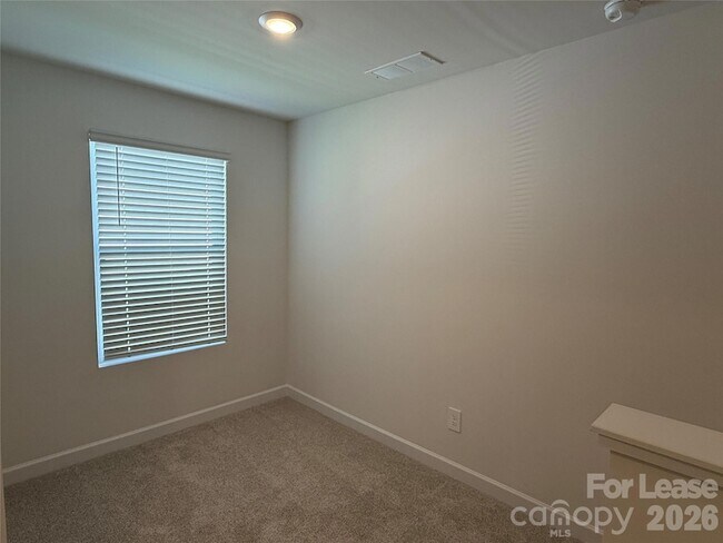 Building Photo - 436 Luna Ln