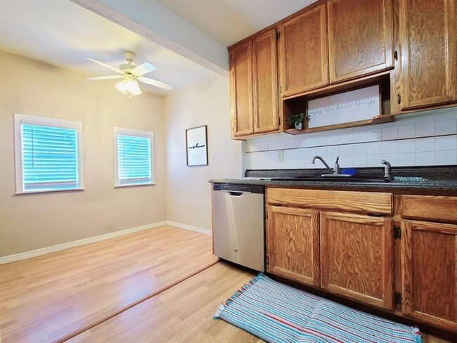Building Photo - 3512 N Holman Ct
