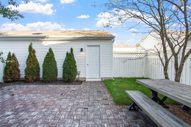 Building Photo - 6140 Ashtead Dr