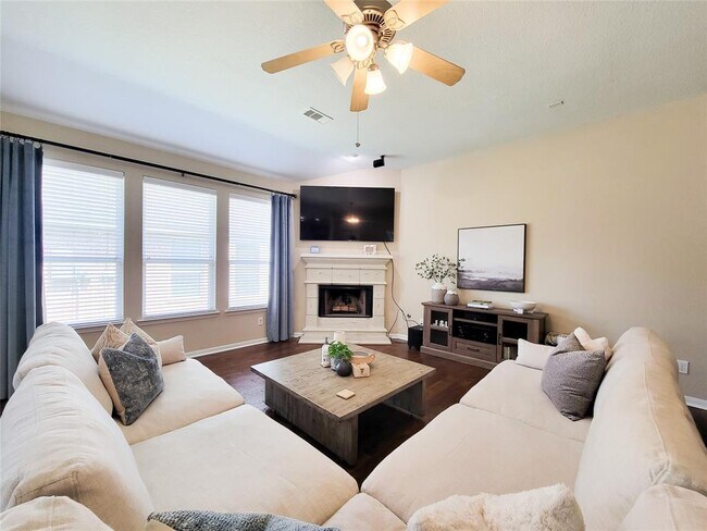 Building Photo - 17110 Tupelo Garden Cir