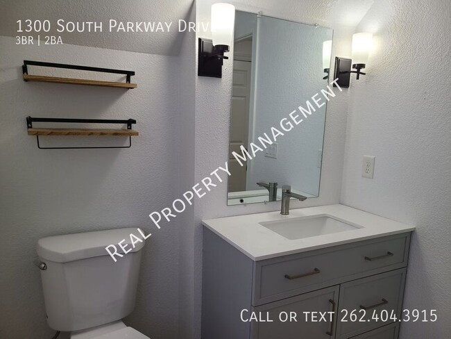 Building Photo - 1300 Parkway Dr