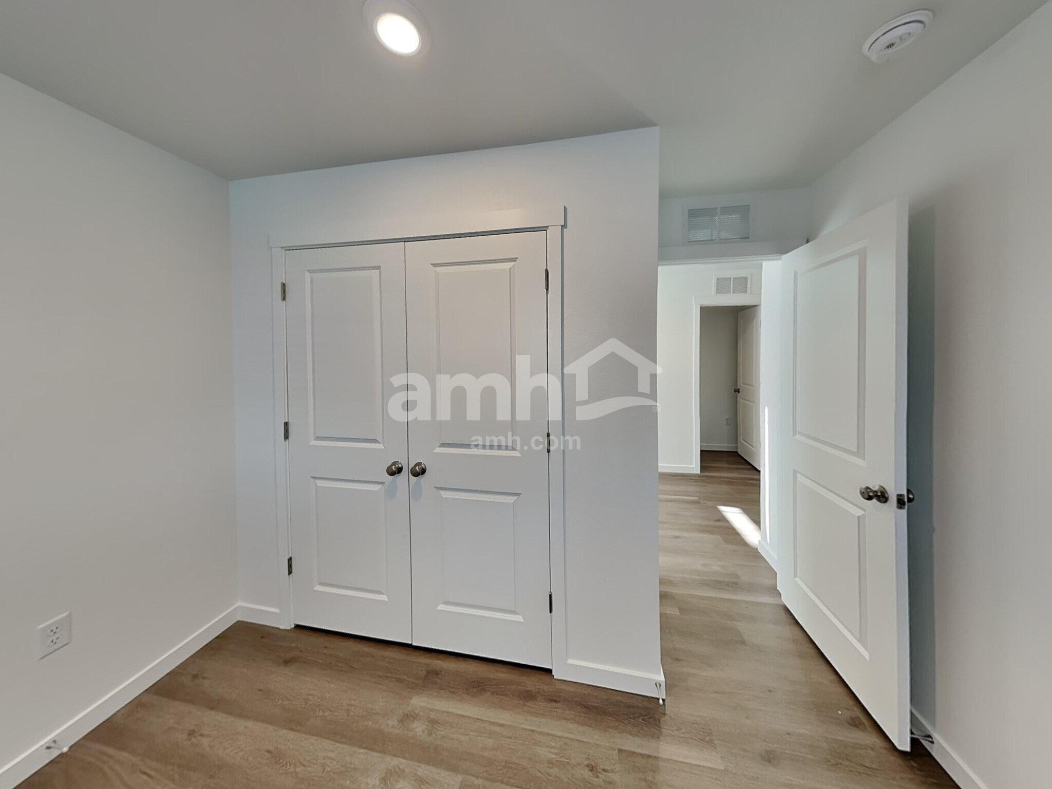 Building Photo - 26186 E Calhoun Pl