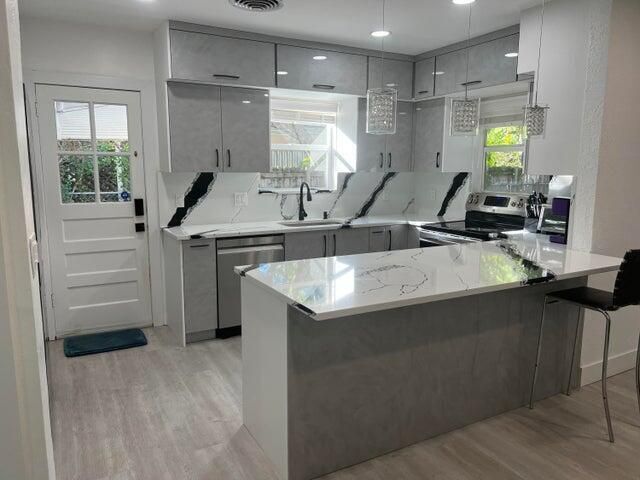 Primary Photo - 291 E Boca Raton Rd