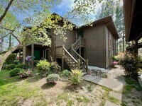 Building Photo - 580 Courtwood Ln