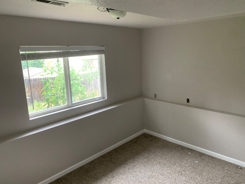 Building Photo - 563 Sundisk Dr