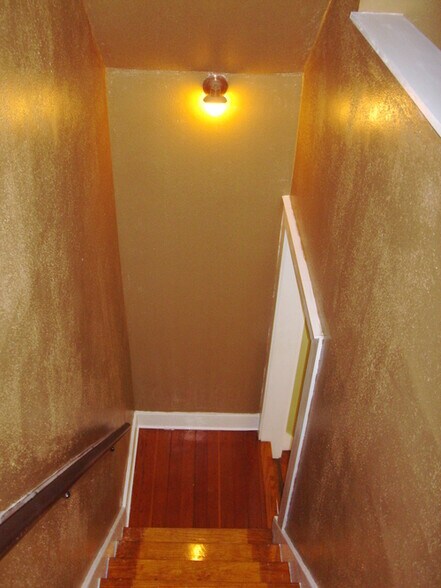 Building Photo - 1009 SW Fillmore St