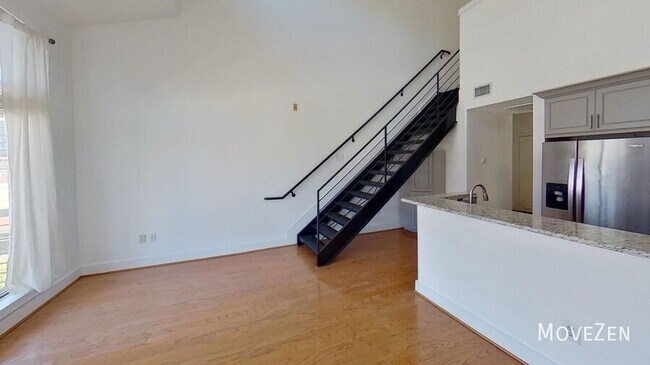 Building Photo - 115 E Park Ave