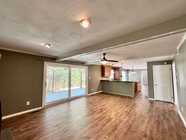 Building Photo - Great Neck Pool Home! First-Time Rental Available NOW! Pet Friendly - Corner Lot - Top Schools!