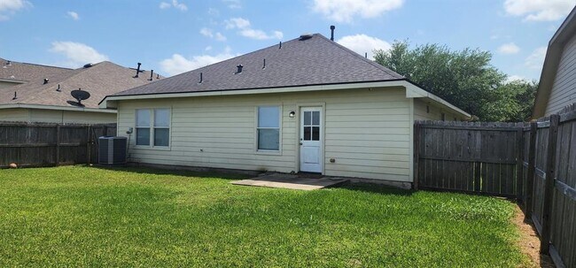 Building Photo - 14211 Winecup Ln