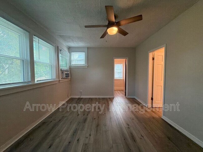Building Photo - 3304 S 40th St