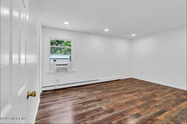 Building Photo - 43 3rd St
