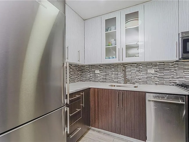 Building Photo - 458 Neptune Ave