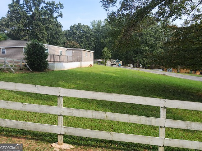 Building Photo - 1373 Elm Cir