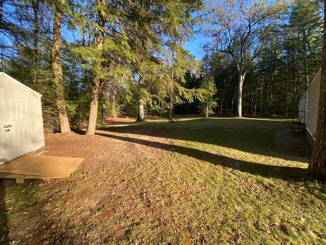 Building Photo - 2337 2nd New Hampshire Turnpike N