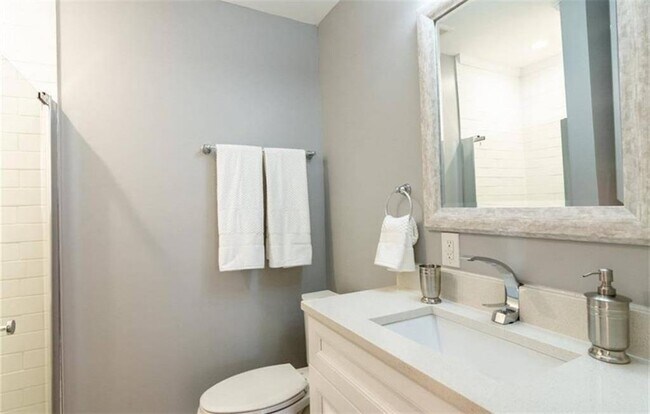 Building Photo - 3022 Trafalgar Way