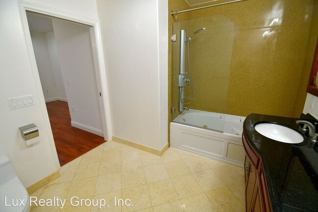 Building Photo - 2 br, 2 bath House - 151 El Camino Real # 113