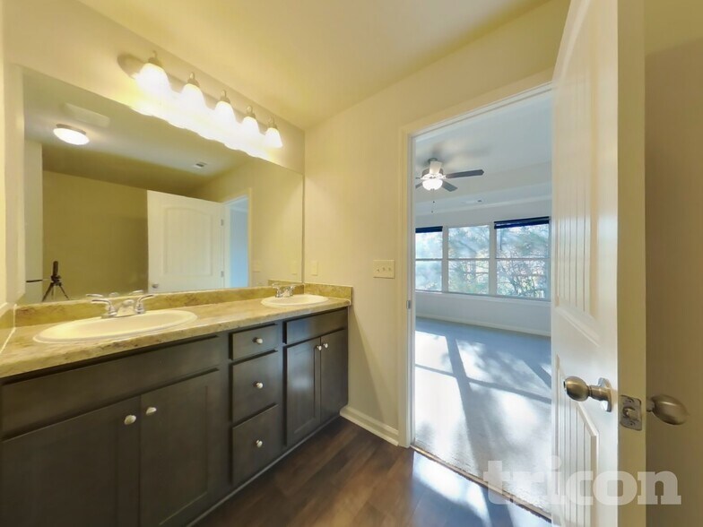 Building Photo - 371 Turtle Creek Dr