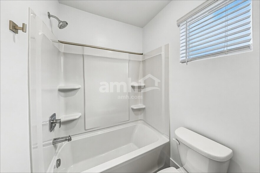 Building Photo - 5498 Damfield Ln