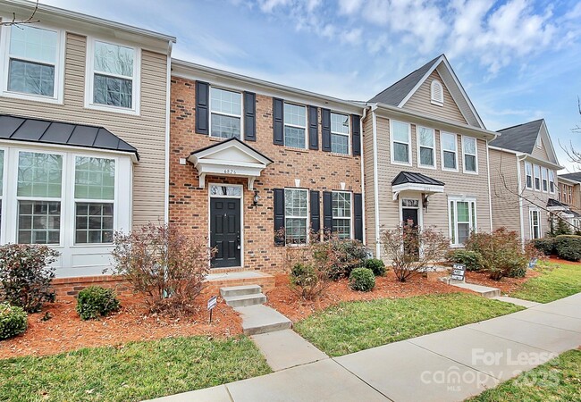 Primary Photo - 6826 Colonial Garden Dr