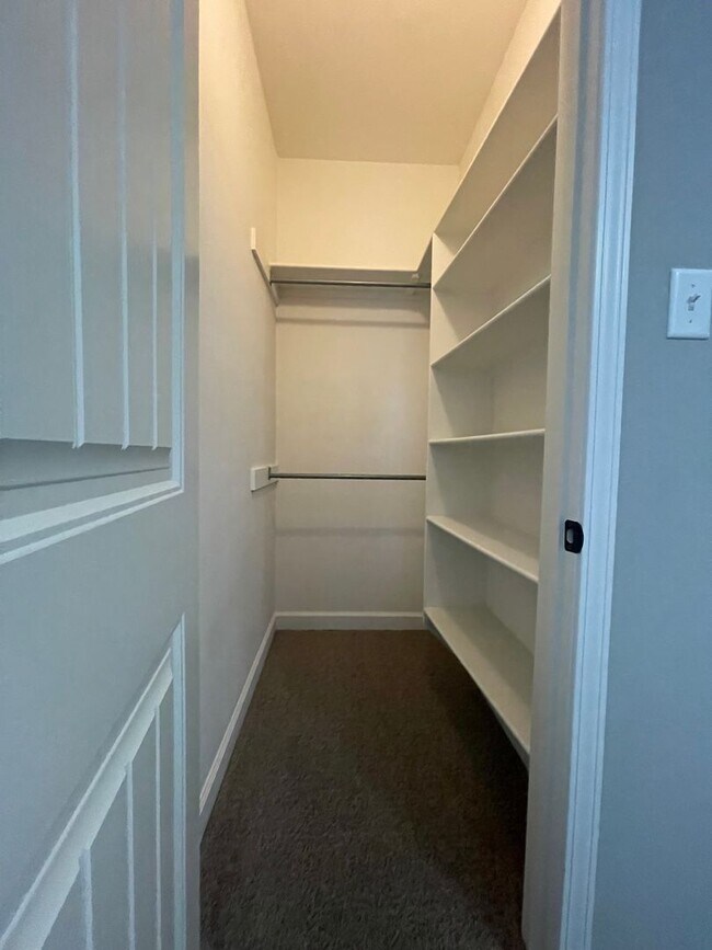 Building Photo - Great location in Sherwood