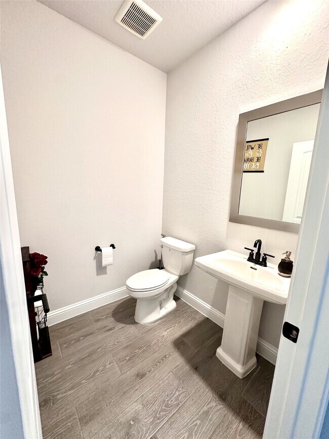 Building Photo - 10130 Water Harbor Dr