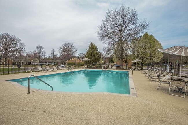 Building Photo - 230 Boxwood