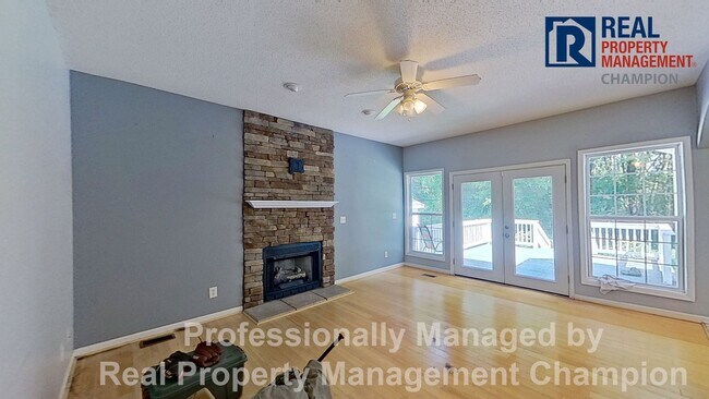 Building Photo - Spacious Home w/Community Access to Intra-...