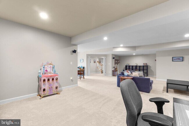 Building Photo - 4012 Belgrave Cir
