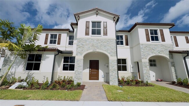 Primary Photo - 2621 SE 27th Dr