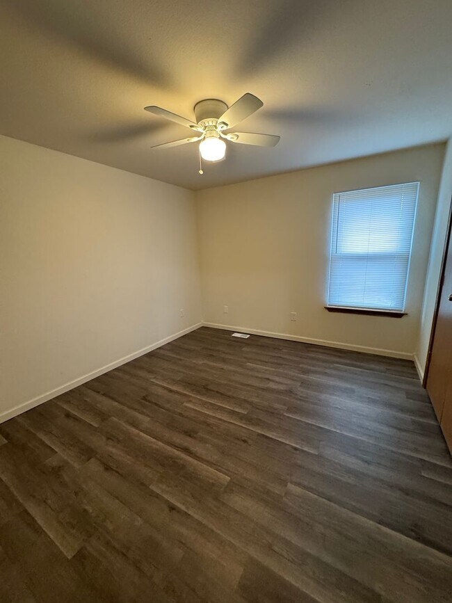 Building Photo - 1412-1414 Greensboro Dr.