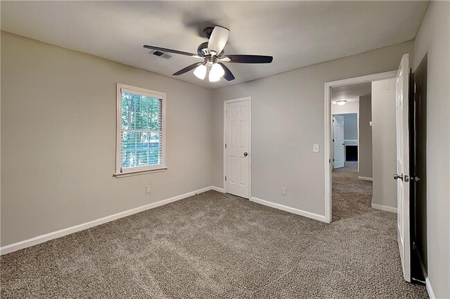 Building Photo - 3371 Chatsworth Way