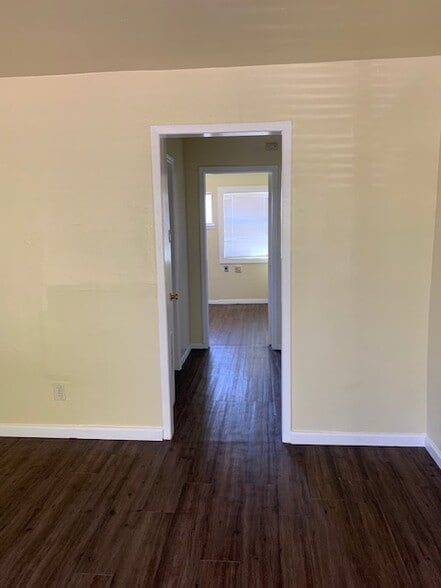 Hallway - 3502 Campbell St