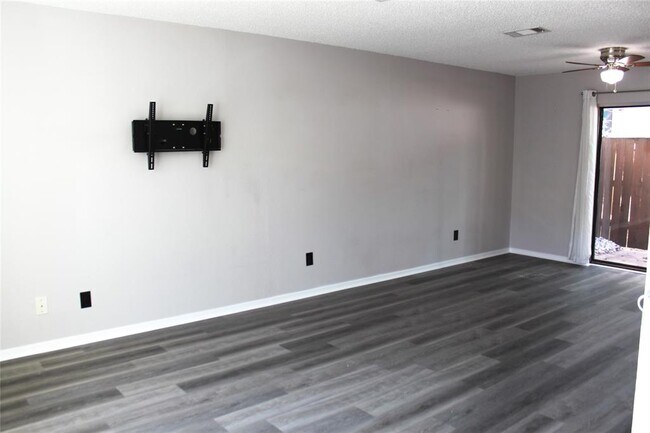 Building Photo - 922 Fannin St