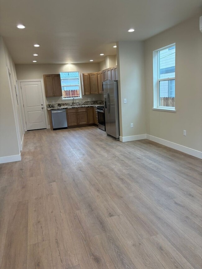 Building Photo - $2295.00 - BRAND NEW - Mid Town - OFF STRE...