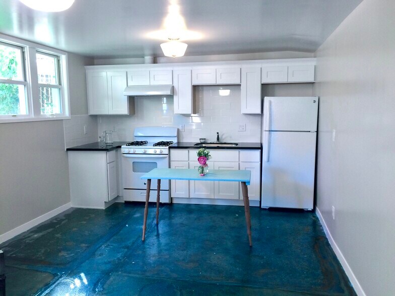 Building Photo - 1522 Willow Street Apt B