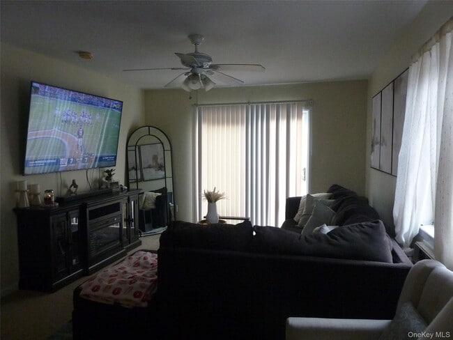 Building Photo - 143 Parkside Dr