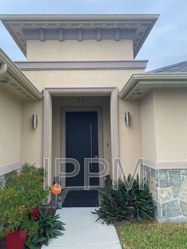 Building Photo - 7288 Rain Forest Dr