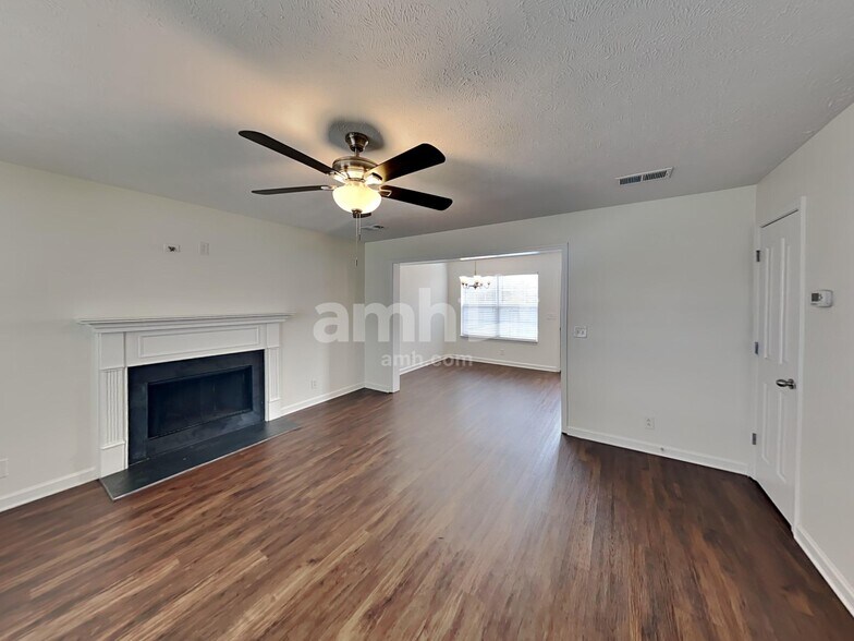 Building Photo - 1609 Carrick Dr