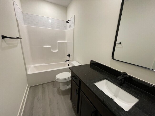 Building Photo - 5140/42 Chase Cir