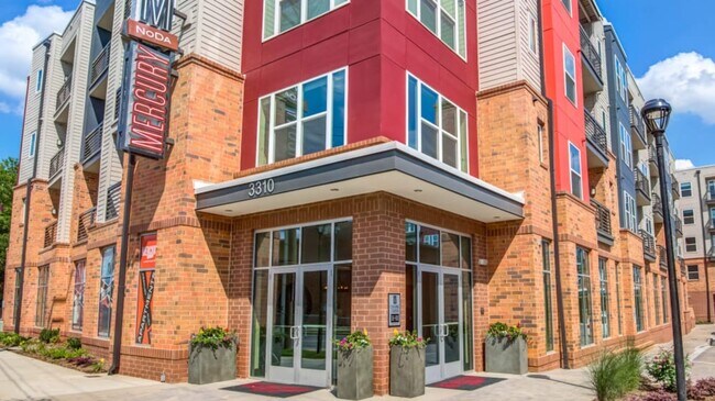 Building Photo - 3310 N Davidson St