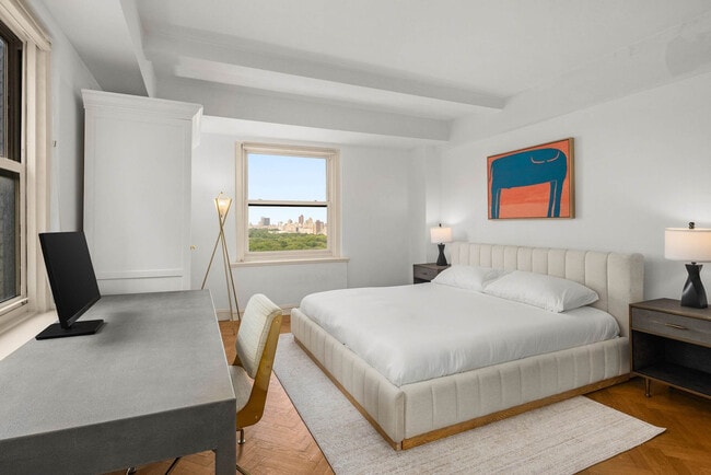 Building Photo - 160 Central Park S