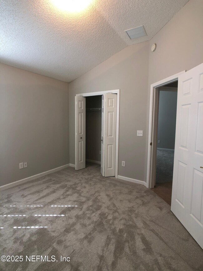 Building Photo - 3566 White Cow Ct