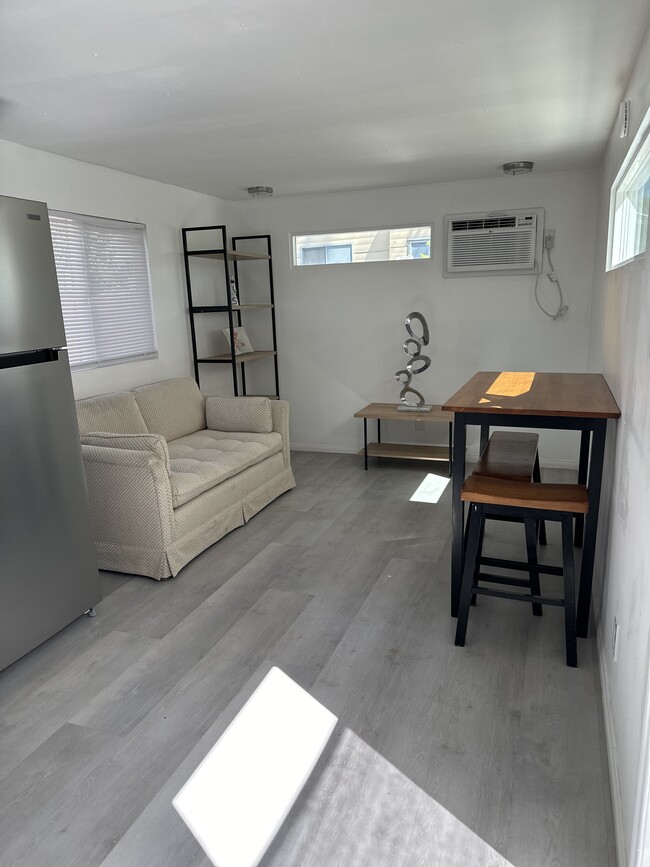 Building Photo - 333 Seminole