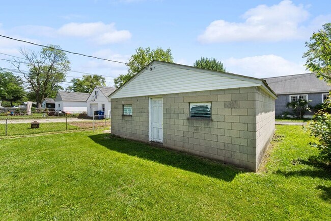 Building Photo - 1549 Oakland Park Ave