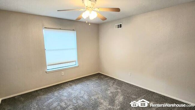 Building Photo - FOR RENT - MOVE IN READY - 3BED 2.5BATH - ...