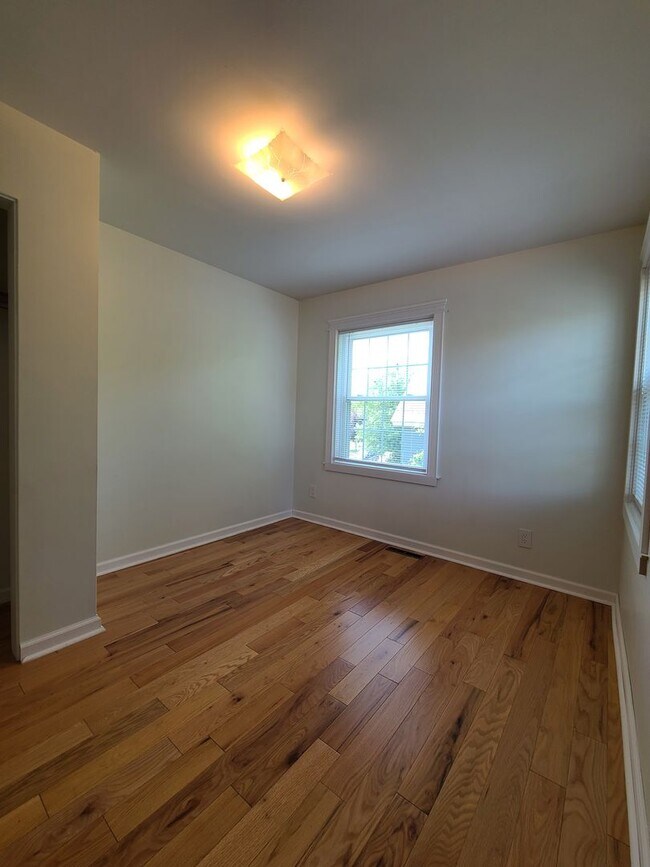 Building Photo - 3-bedroom, 2-bathroom home located in beautiful St. Joseph, MI