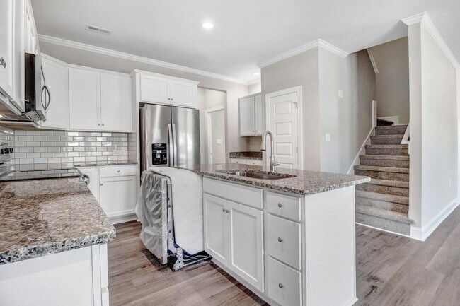 Building Photo - 312 Kingston Cir